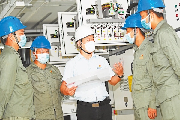 光明守护者——记荆楚大地基层共产党员的电气安装服务